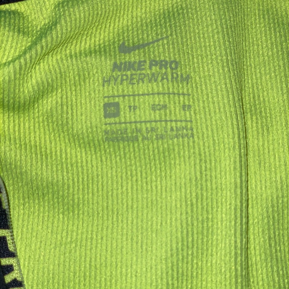 Nike pull over - Picture 2 of 2